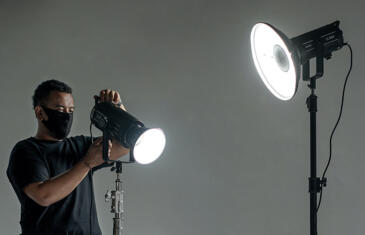 Equipment studio lighting setup mask Unsplash stock column